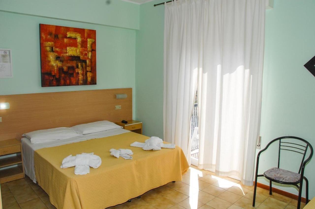 Hotel Marinella Ρίμινι Εξωτερικό φωτογραφία